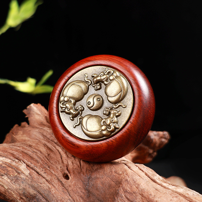 紫檀扭转乾坤双面旋转铜赚钱手把件牛转乾坤复古怀旧摆件转钱