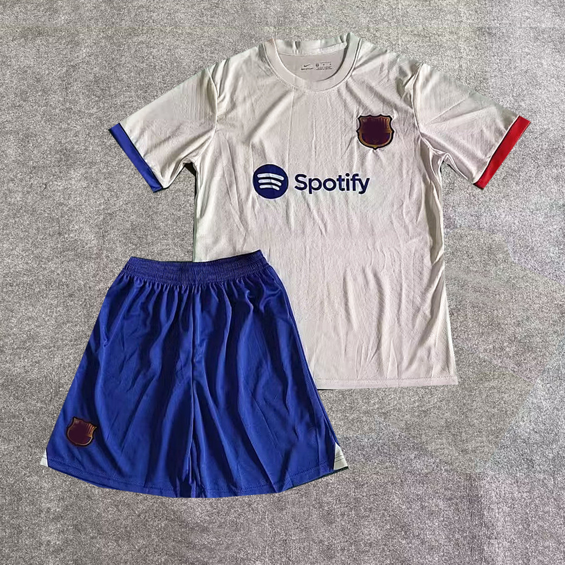 23-24巴萨客场球衣短袖成人足球服套装比赛服印号批发一套代发