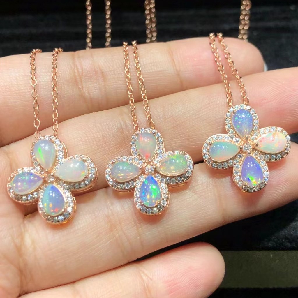 天然欧泊项链欧泊四叶草锁骨链炫彩欧泊吊坠925银镶嵌女生礼物批