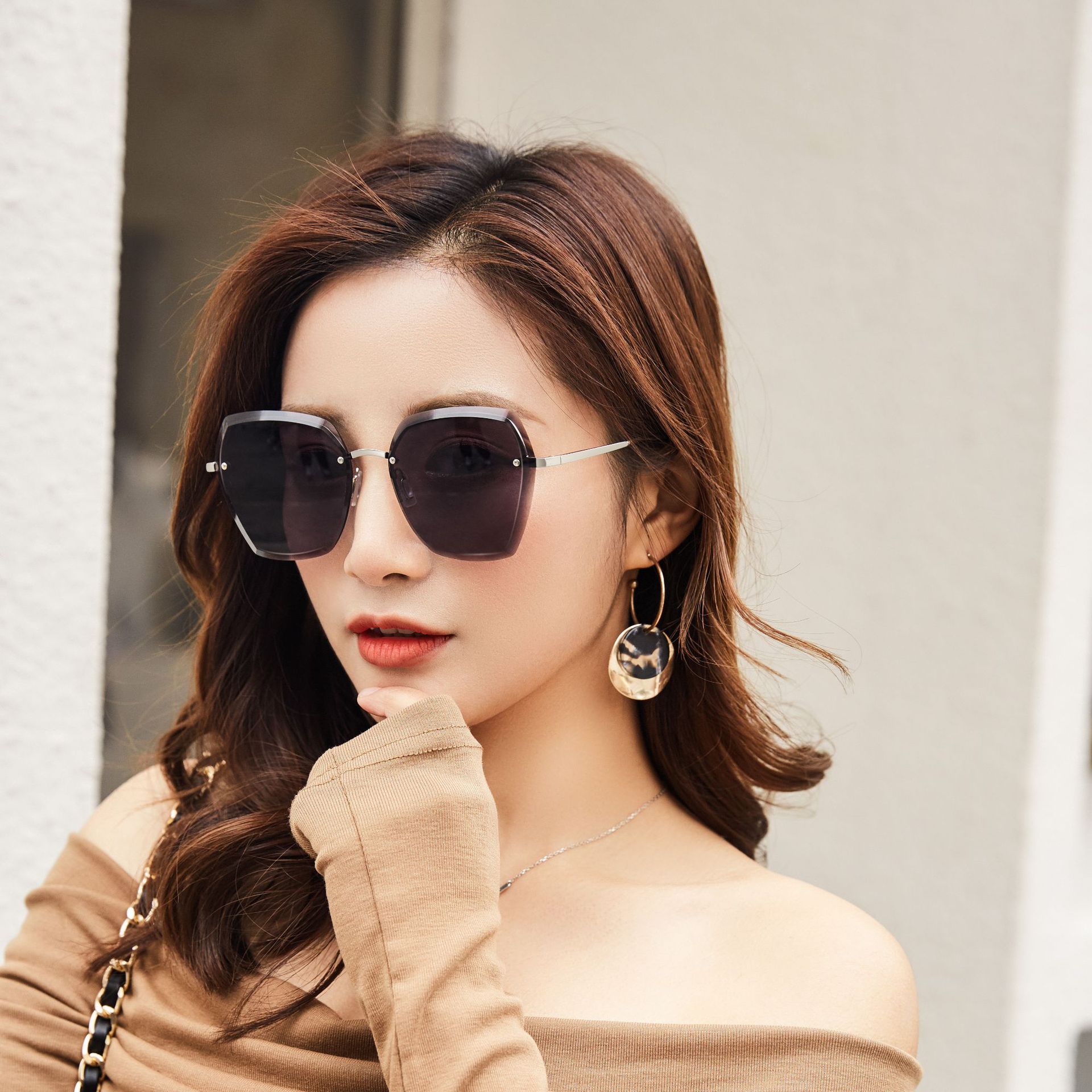 新款墨镜大框复古潮切边无框眼镜个性时尚女士金属尼龙太阳镜7095