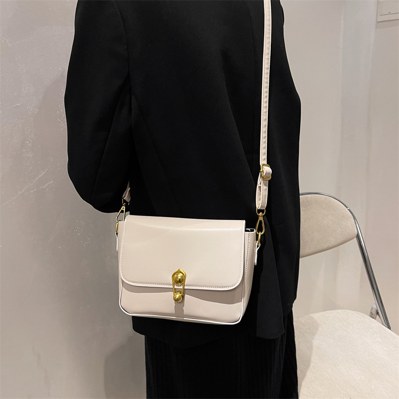 Simple Casual Retro Stylish Bag Women's Autumn and Winter New 2021 Korean Style Popular Women's Bags Shoulder Crossbody Small Square Bag