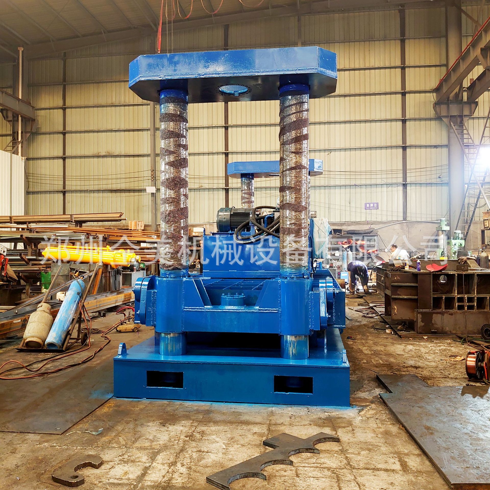 报废小汽车压扁机 货车框架压扁成型机 液压四柱废品压扁机