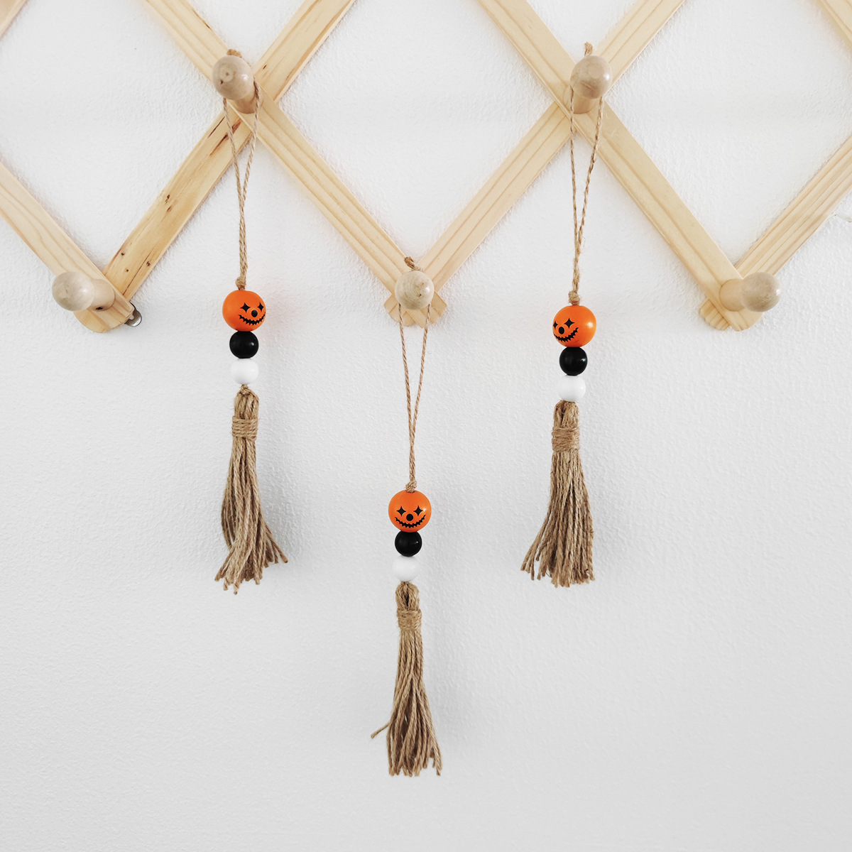 g181万圣节表情木珠流苏装饰挂件客厅背景墙房间挂饰挂件饰品