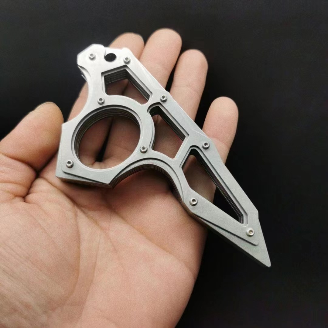 户外防身武器合法随身虎指套工具小挂件打架防护拳刃刺车载手