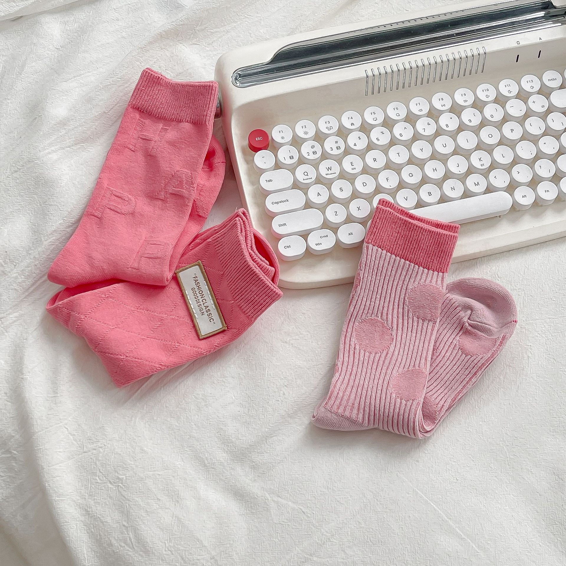 甜美粉色系袜子女中筒袜双针双路手工标签网红长筒堆堆袜韩版可爱