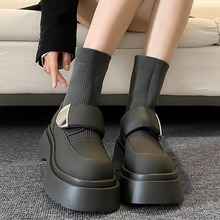 今年流行的短靴女靴子新款2023年爆款秋冬季厚底增高炸街厚底马丁