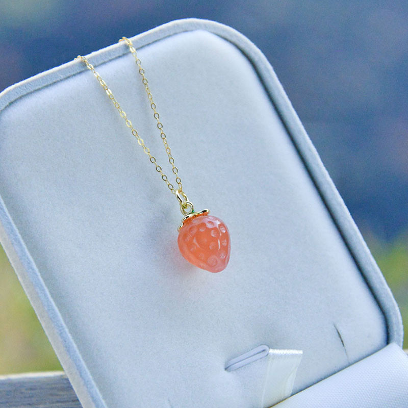 天然南红玛瑙草莓吊坠项链时尚简约自然大气锁骨链清新女生礼物夏