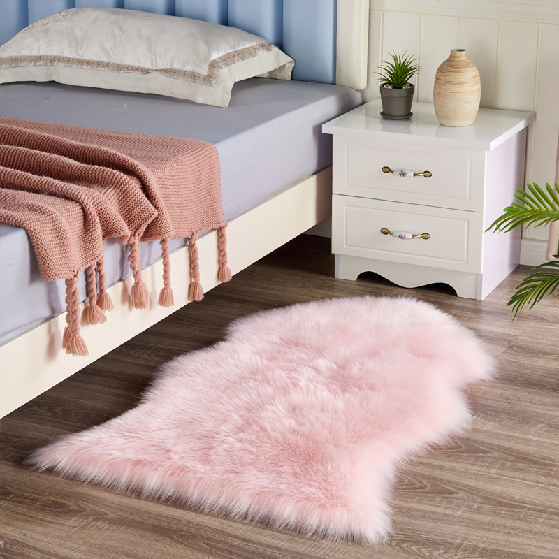Cross-Border Pink Plush Living Room Bedroom Bedside Carpet Irregular Wool-like Floor Mat Window Cushion Leather-Shaped Decoration