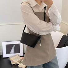 韩系小包包2025春夏极简百搭单肩斜挎包女小众手机包荔枝纹帆船包