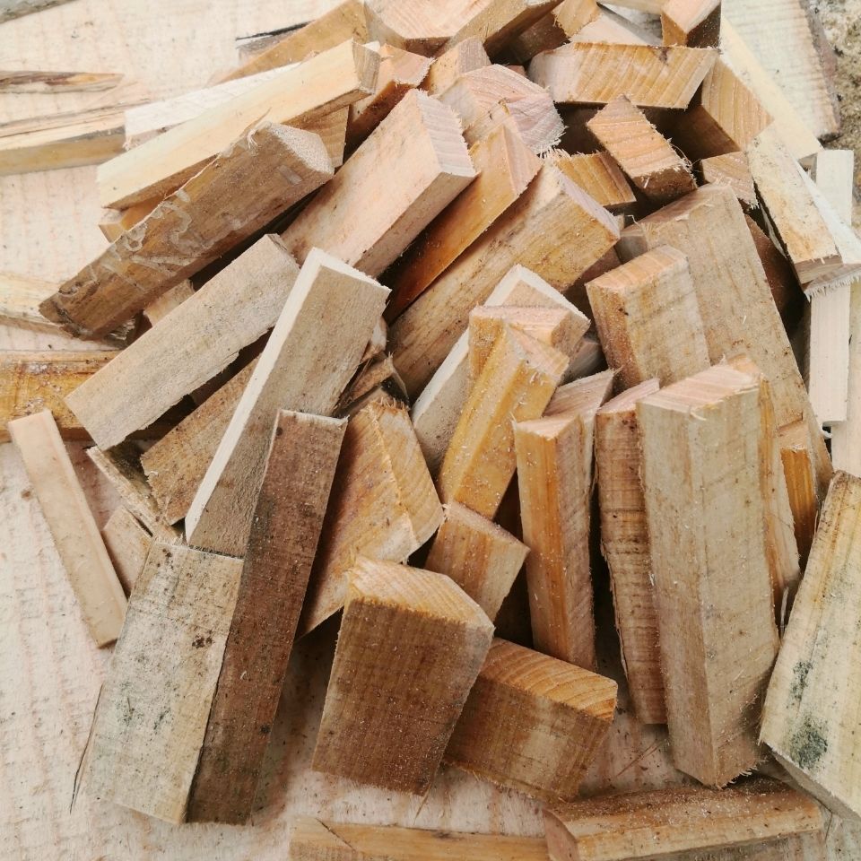 黄香柏木小木条木块腊肉腊肠熏肉熏鸡熏鱼熏鸭熏兔川柏碎木块包邮