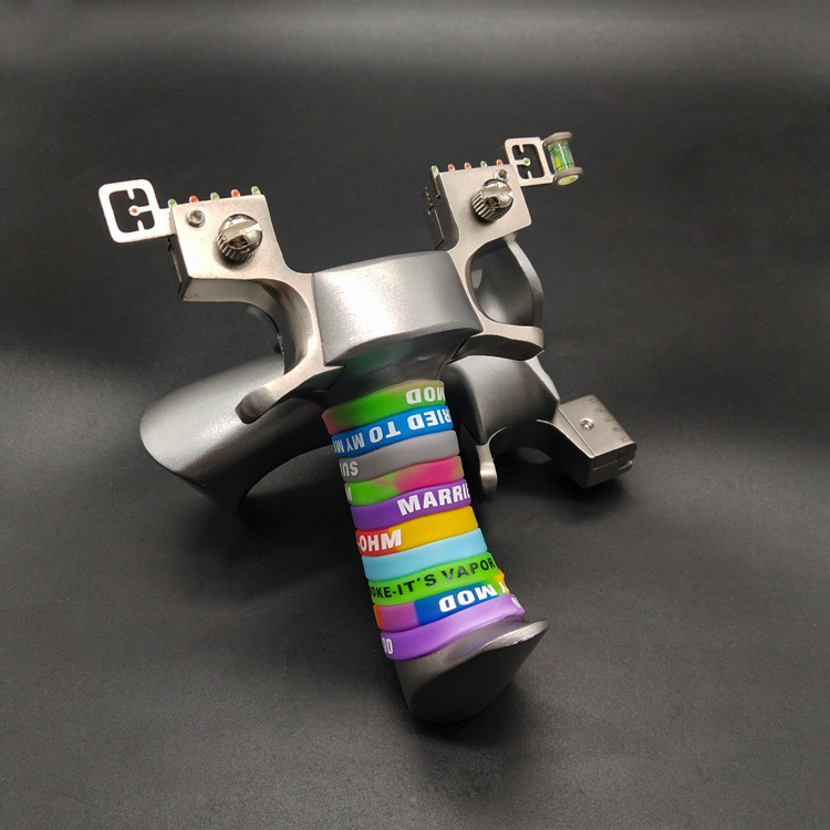 临沂户外用品弹工304不锈钢夹精准扁皮狩猎竞技盖世英雄弹弓批发