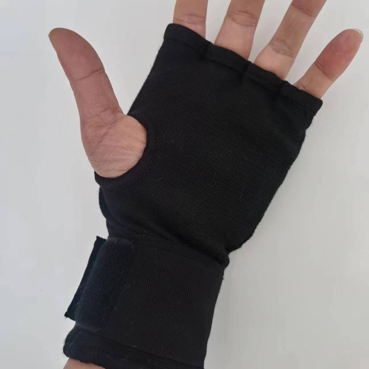拳击手套业余锻炼健身手套成人空手道散打跆拳道手套搏击手套格斗