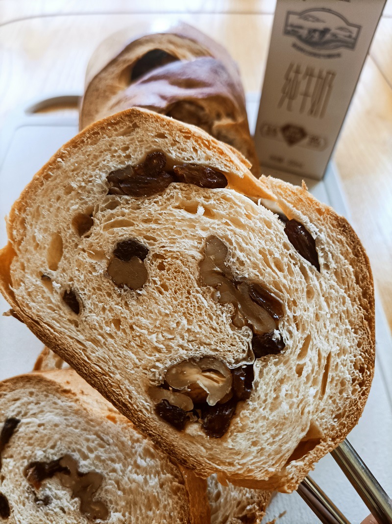 哈尔滨秋林果仁红枣大列巴面包 俄式坚果核桃葡萄干早餐吐司600g