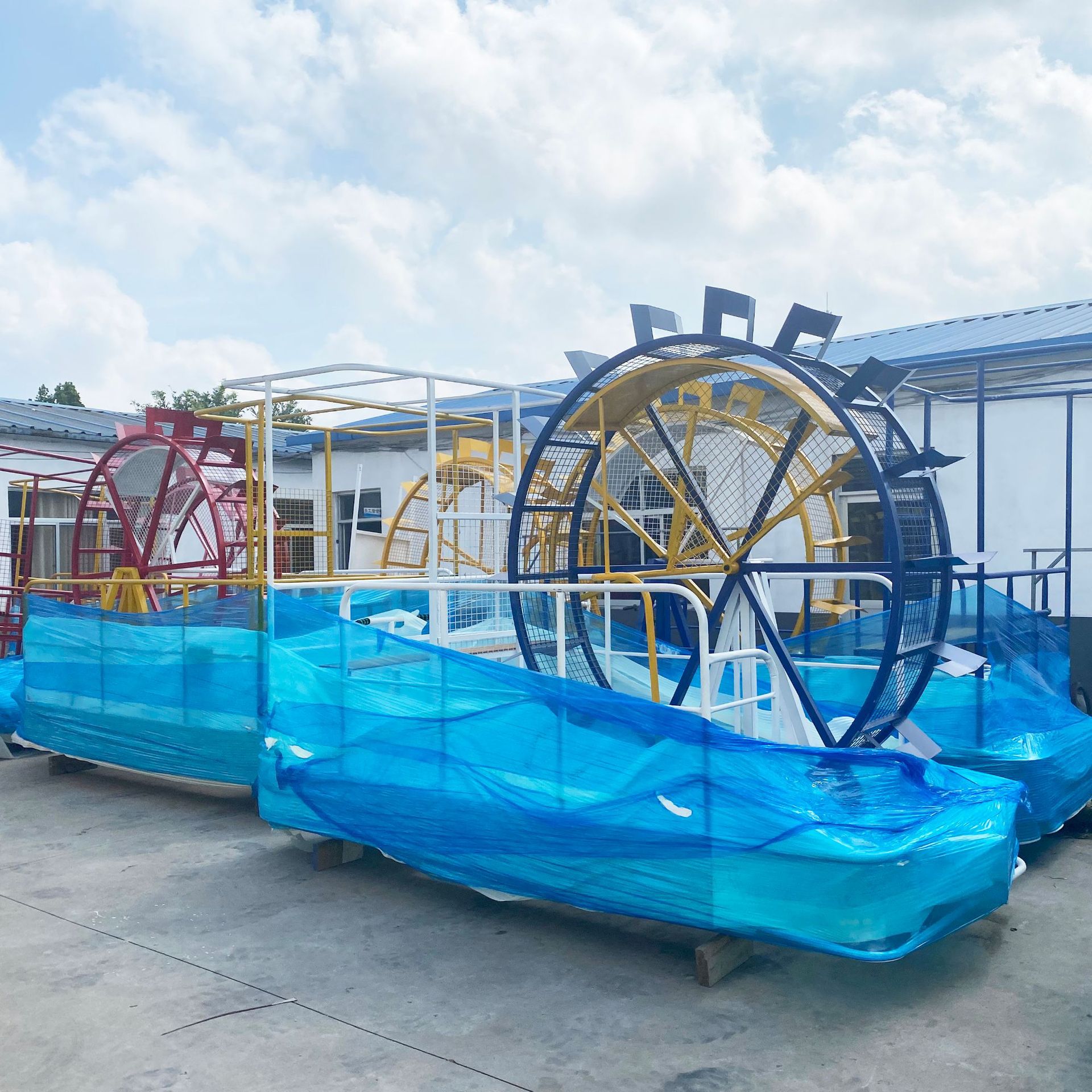 网红闯关人力脚踏划船机无动力游乐园步行脚踩船水上观光船厂家