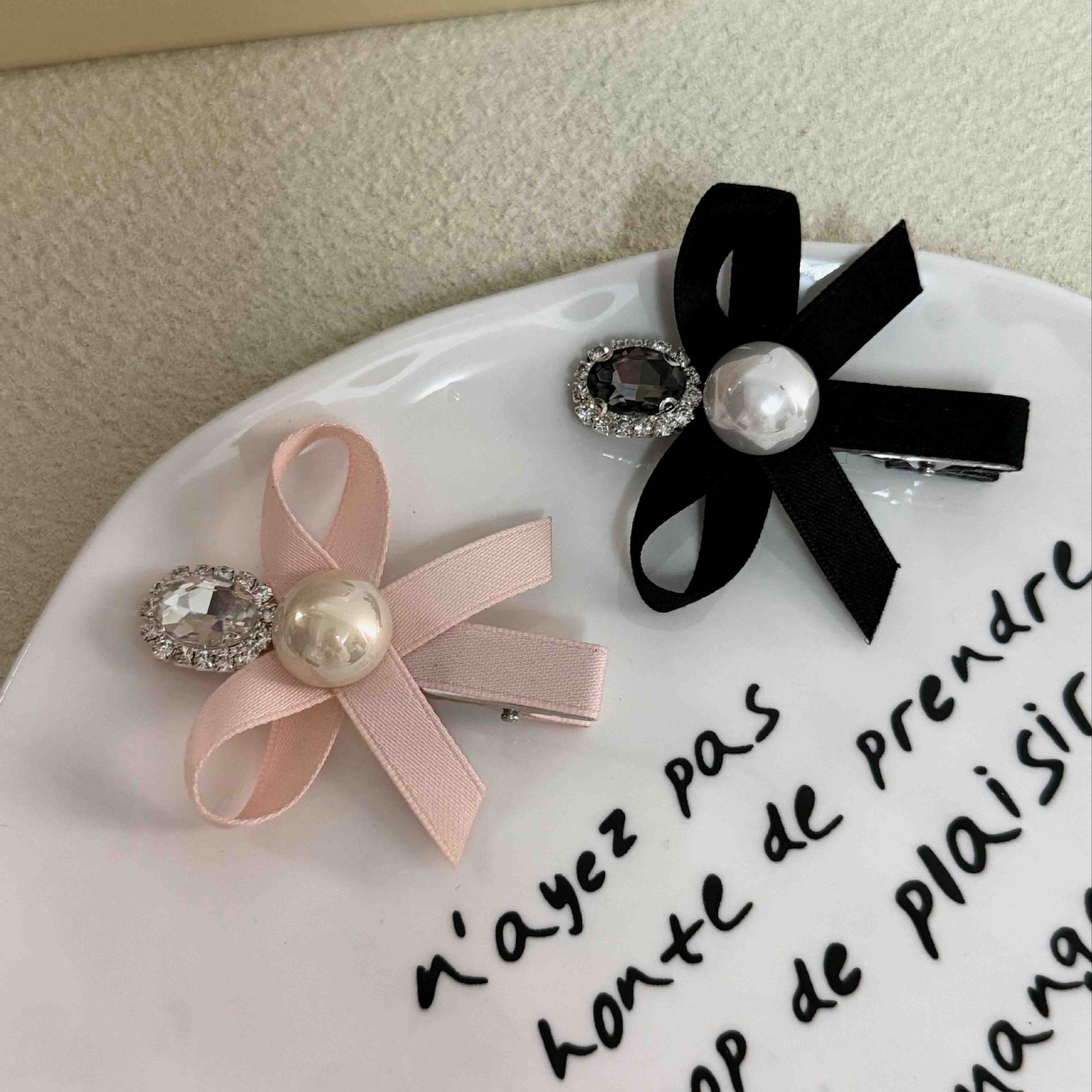 韩版蝴蝶结水钻发夹女仿珍珠小清新侧边刘海夹碎发鸭嘴夹头饰发饰