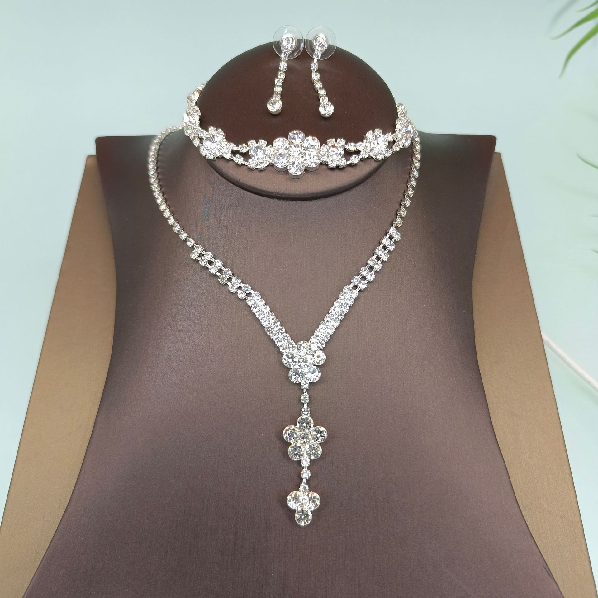 2023 新款首饰饰品 三件套满钻水晶项链耳钉手链套装 银色套装