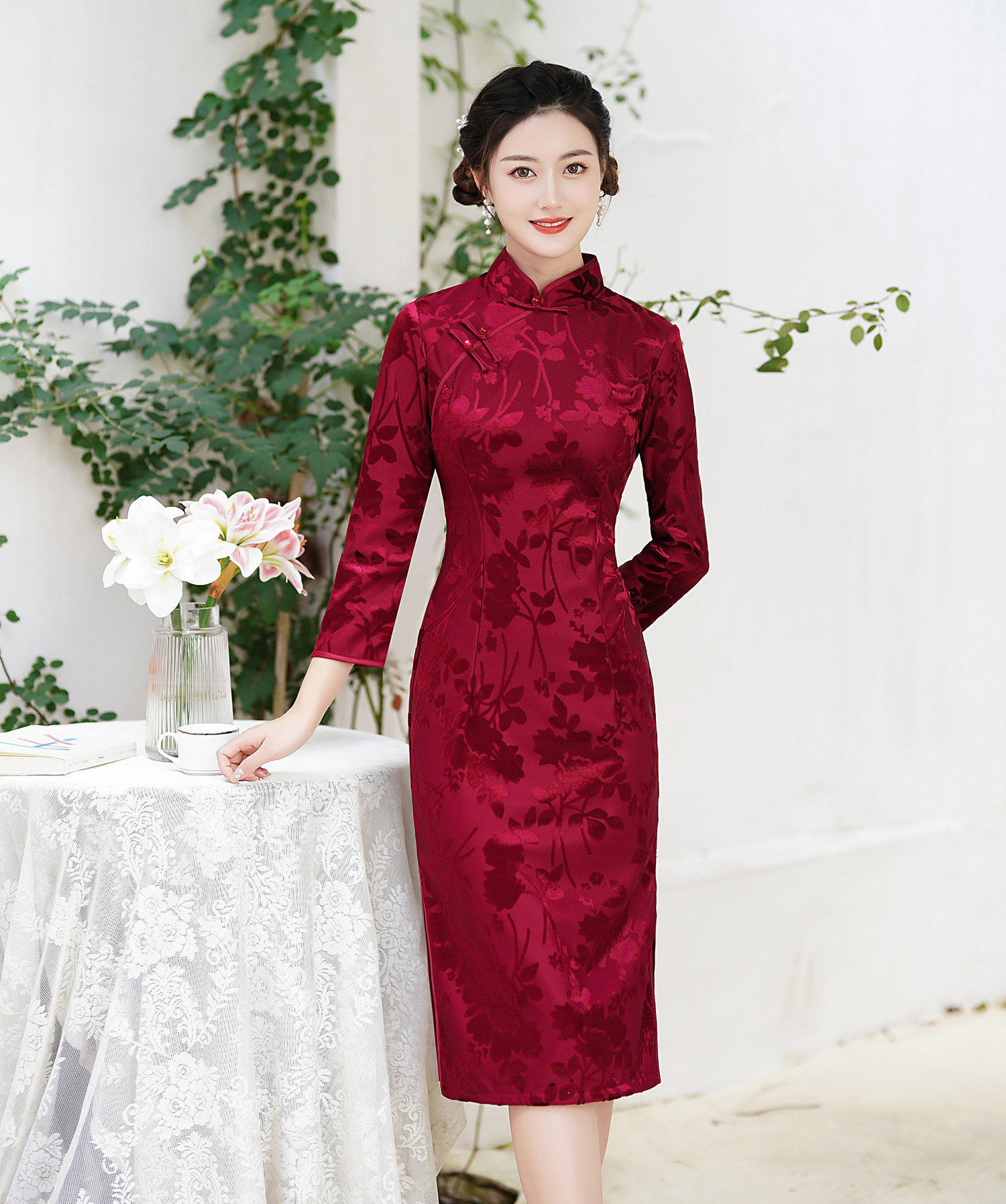 秋款提花旗袍2022年新款女改良版酒红喜婆婆丝绒款秋季气质妈妈装