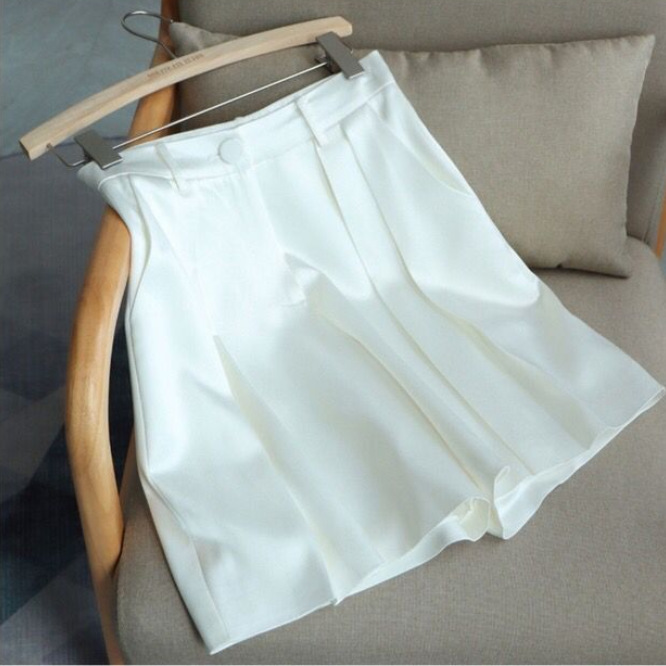 Summer 2023 Triacetate Shorts Suit Pants Women's Casual Cropped Pants Pearlescent Glossy Wide-Leg Pants A- line High Waist White