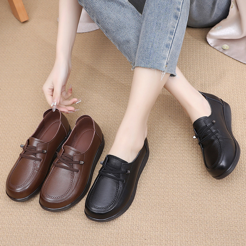 24春秋季新款妈妈鞋真皮软底中年平跟休闲皮鞋平底单鞋女大码女鞋