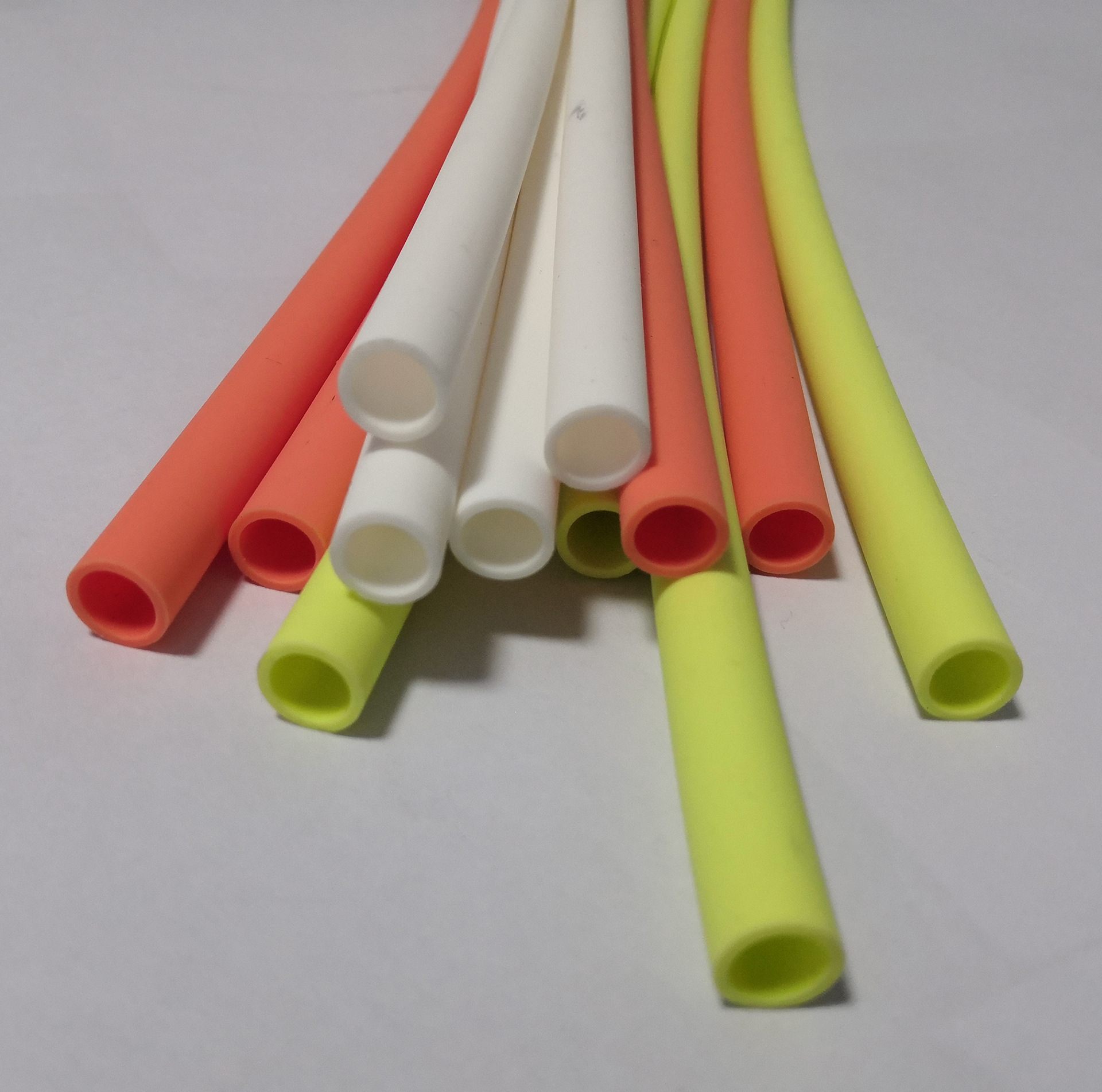 专业生产台灯金属软管硅胶套管 异形硅胶管 可定制各种颜色