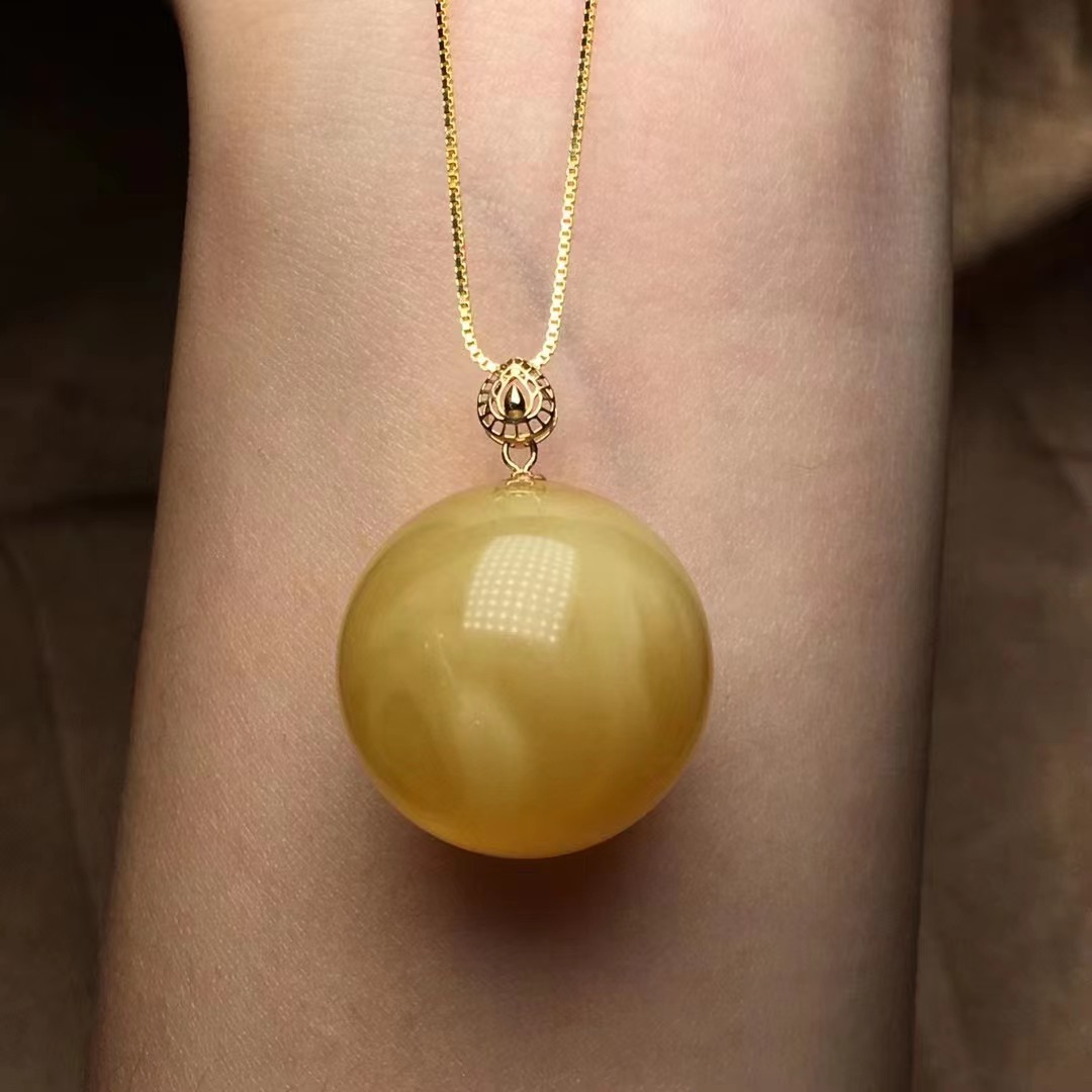 天然琥珀蜜蜡圆珠单珠吊坠蜡质浓郁18k金镶嵌项链配饰挂件-阿里巴巴