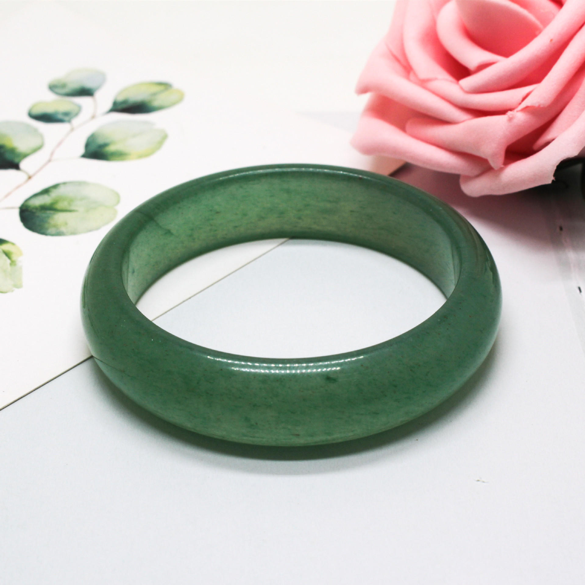 天然绿东陵玉手镯翡翠绿时尚简约圈口可挑热卖批发绿东陵玉手镯