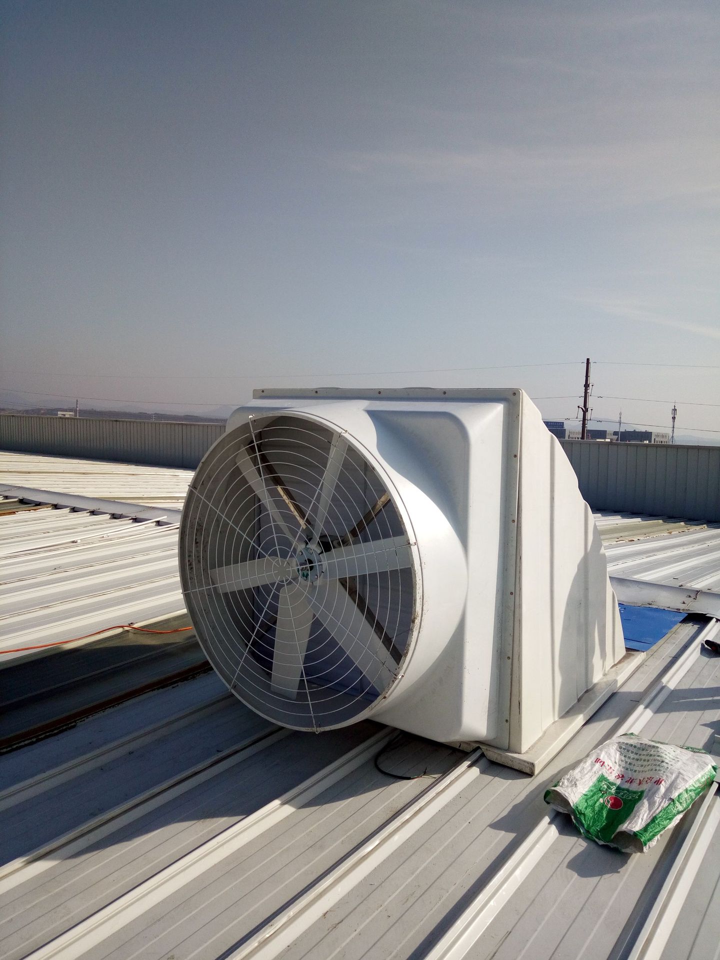 供应上海新旋屋顶风机厂房通风车间降温养殖用玻璃钢轴流式排风机