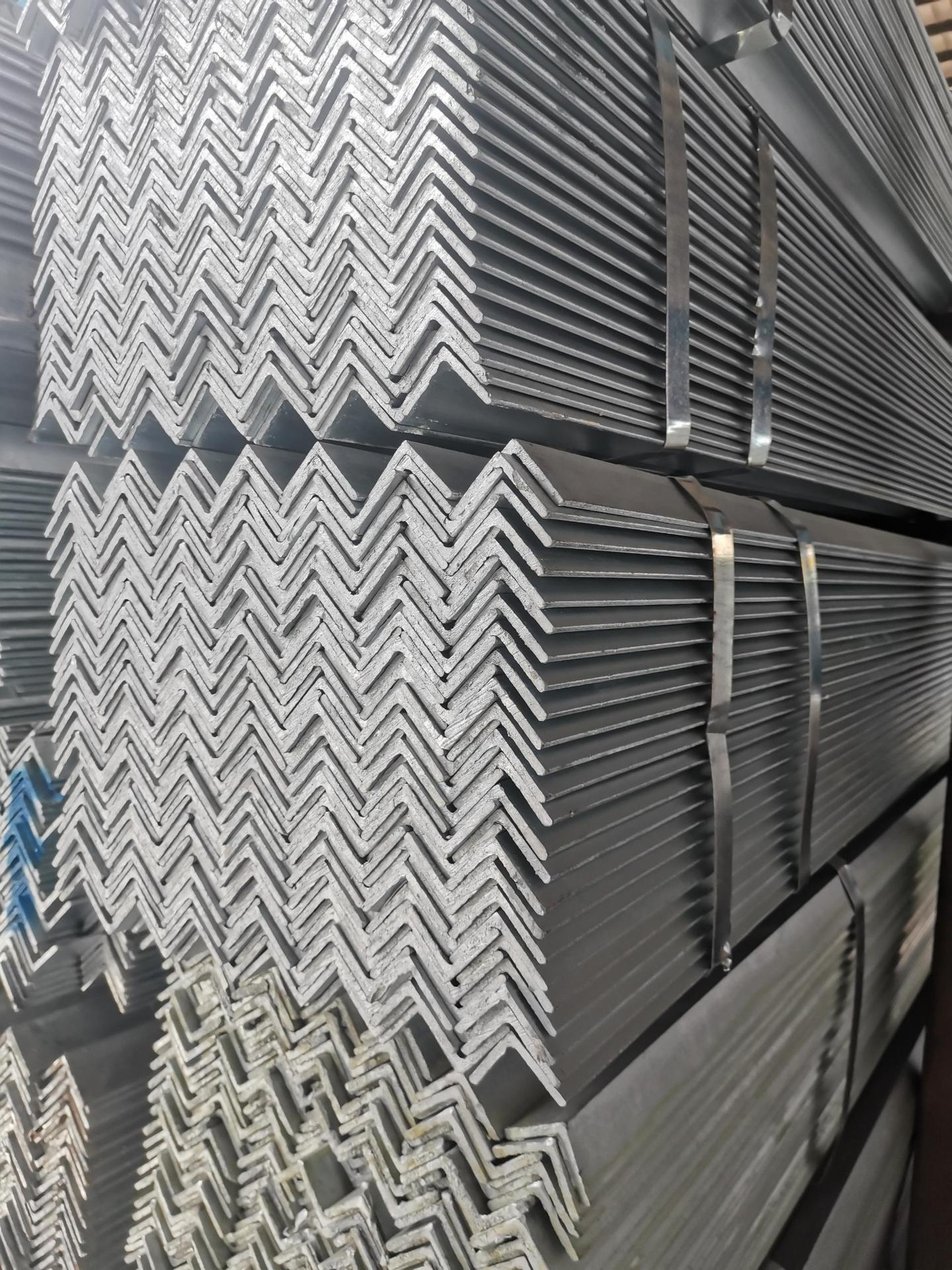 0 支架建筑设别用等边角铁 多功能角钢 广东供应