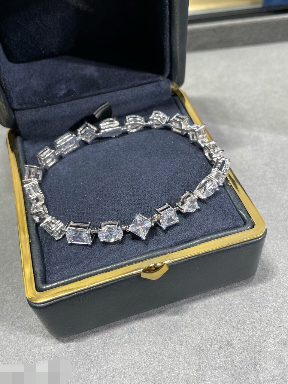雅度珠宝 碳合钻异形钻手链 镀金pt950手链 大克拉钻石手链豪华款