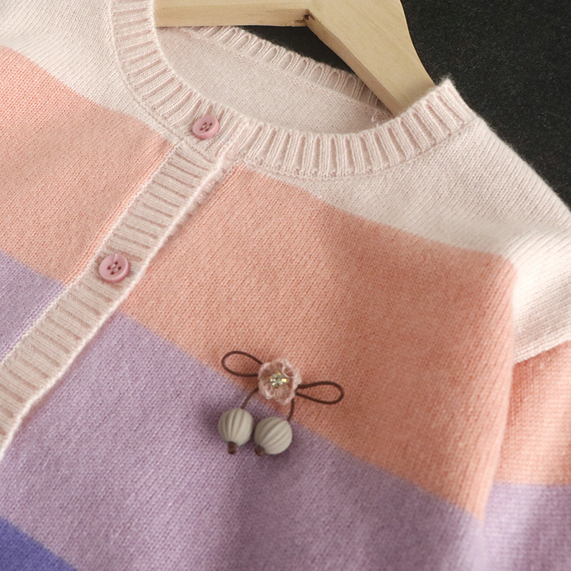 厂货批发 女童羊绒衫开衫彩虹色冬季厚款女宝宝针织外衫大中小童