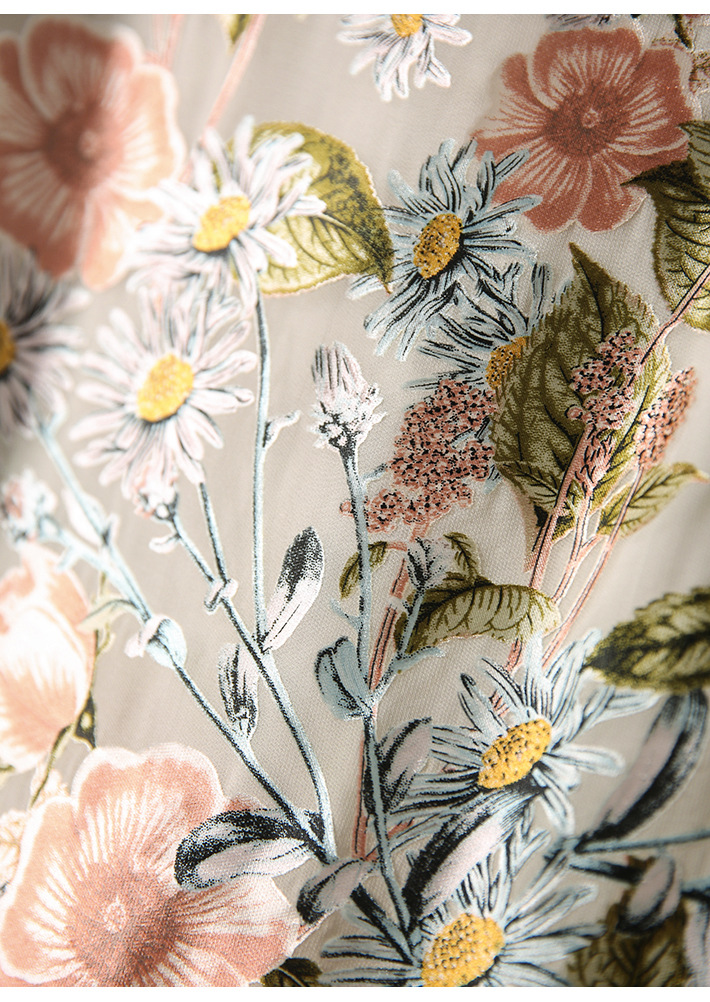 日韩syb382177ag精致立体烧花工艺 含桑蚕丝五分泡泡袖廓形上衣