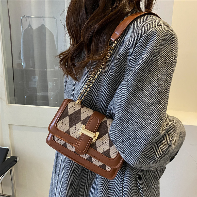 Bag Women's Bag New 2021 Winter Minimalist Fashion Chessboard Grid H Chain Belt Fashion Ins Shoulder Messenger Bag