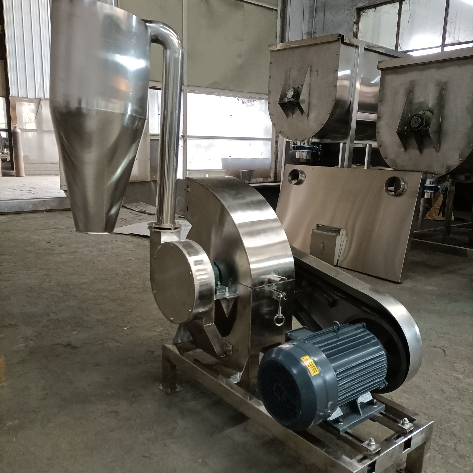 不锈钢食盐白糖粉碎机中药材玉米大米磨粉机304不锈钢锤片粉碎机