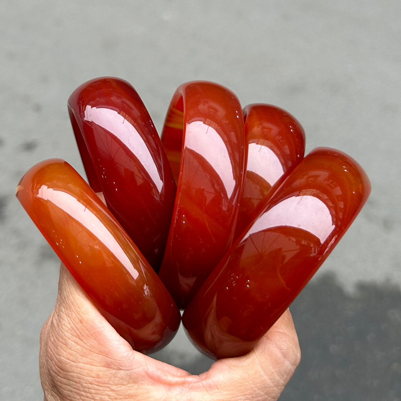 天然巴西红玛瑙镯子 高品质玛瑙玉髓手镯 真玉石手镯批发 可代发