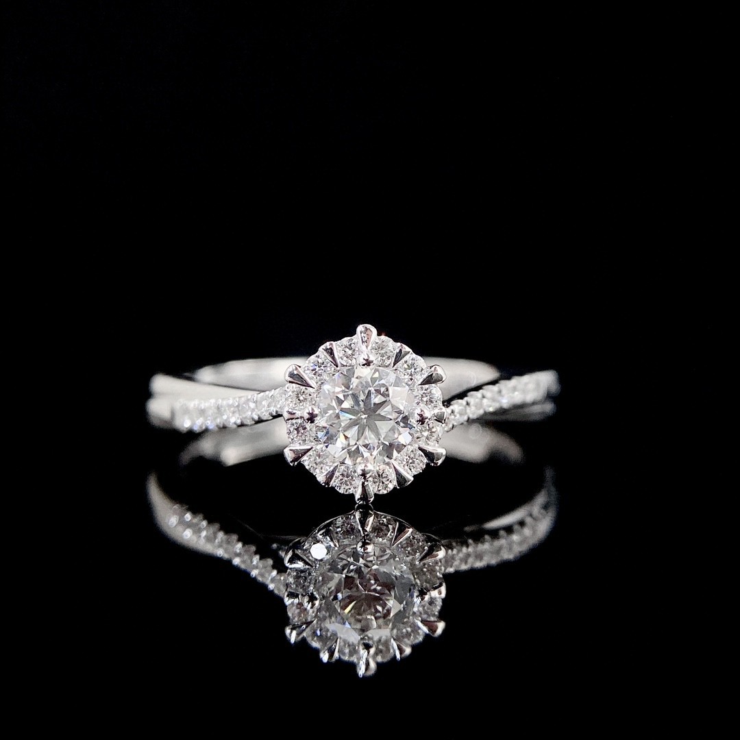 18k黄金钻石戒指个性设计精品钻戒钻石手饰经典订婚结婚钻石戒指