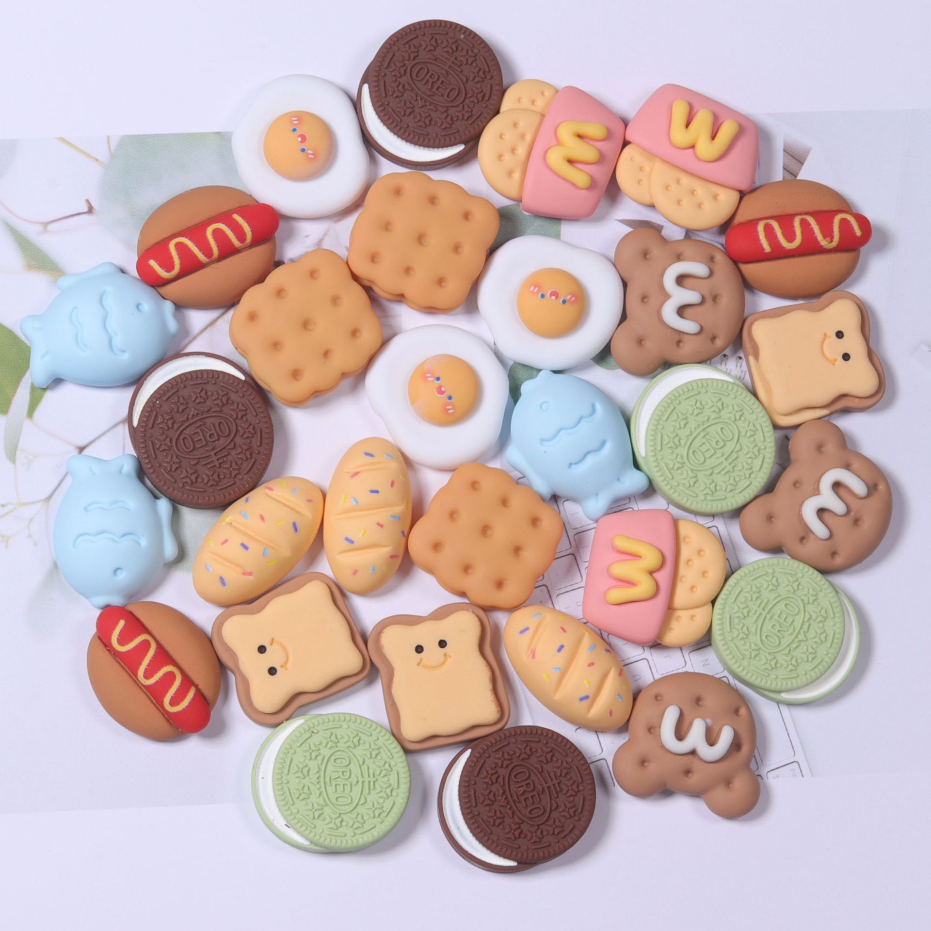 卡通仿真食玩饼干煎蛋  树脂饰品配件手机壳配件材料生日蛋糕装饰