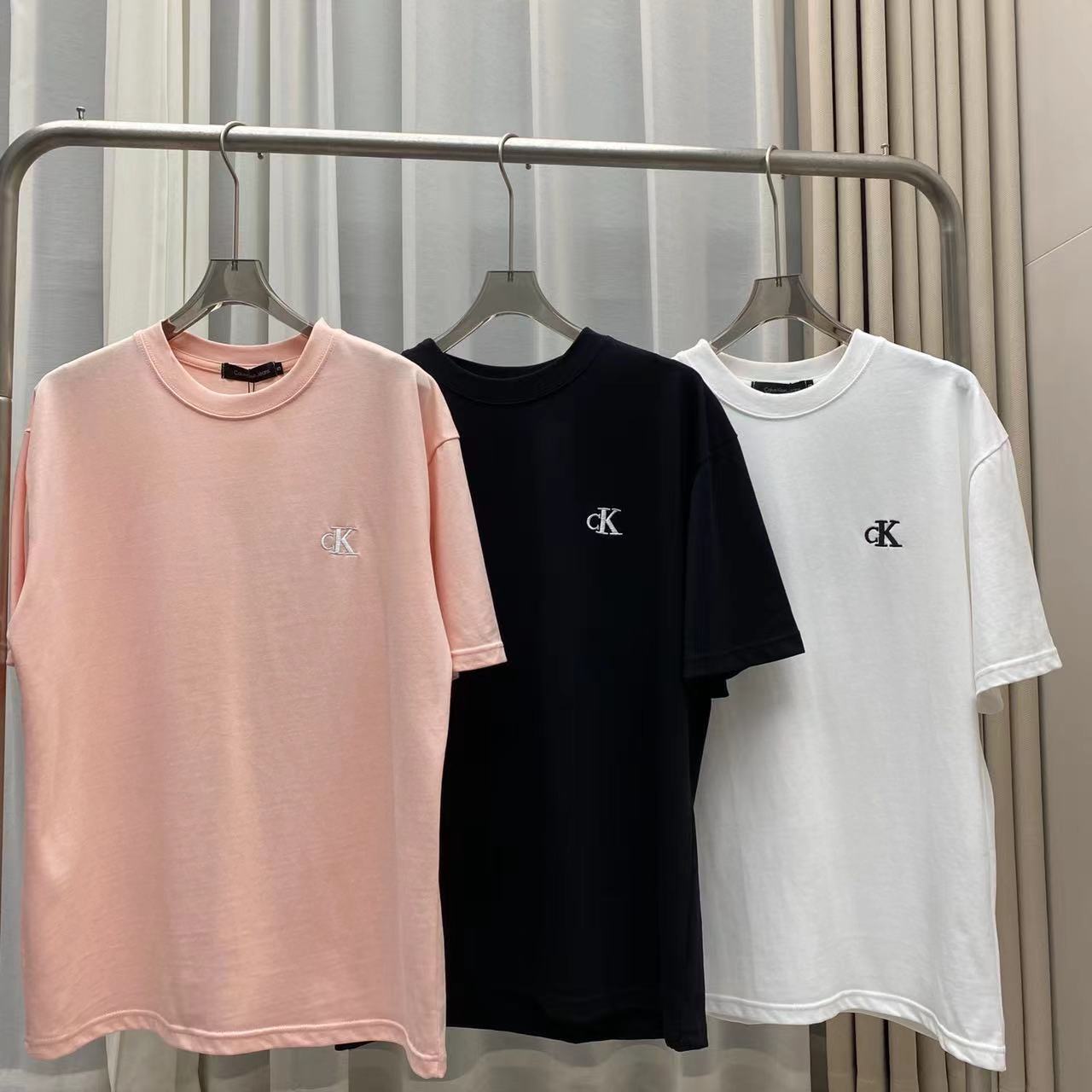 2024ck新春短袖打底衫男休闲圆领透气运动体恤红色经典时尚上衣潮