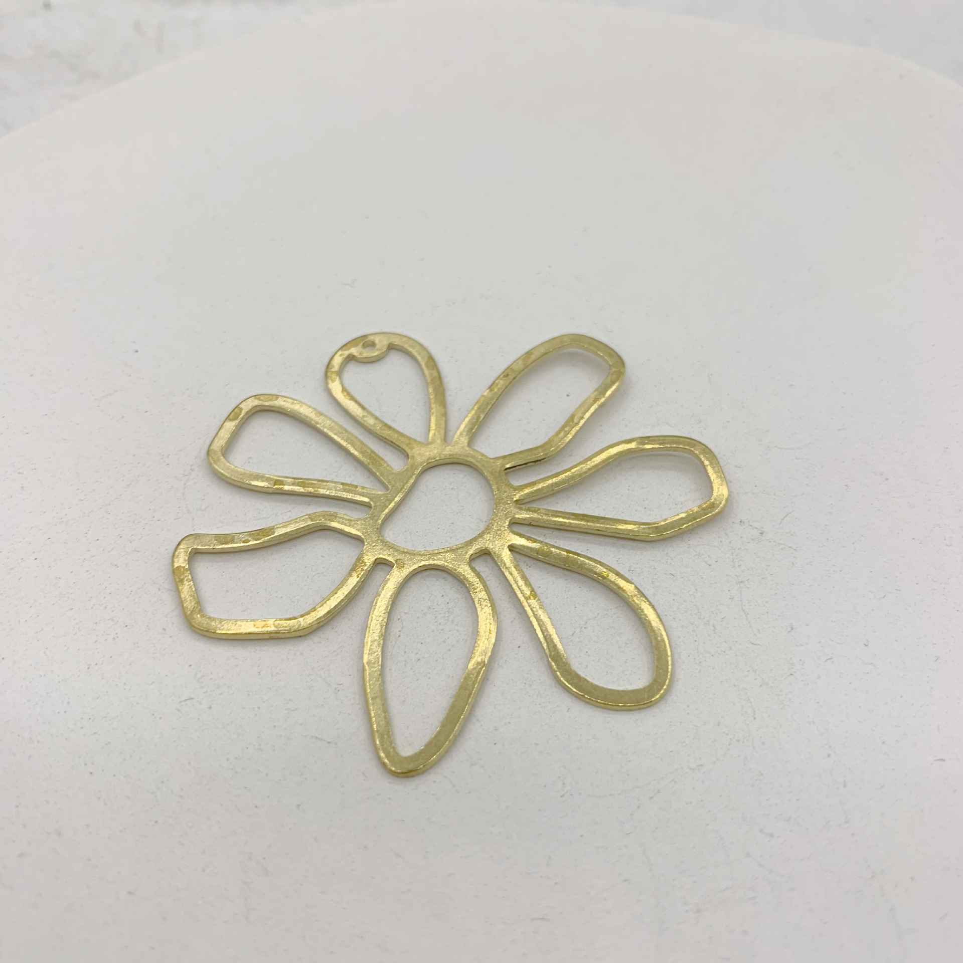 黄铜七瓣花朵55mm带孔铜片 首饰项链工艺品串珠挂件 diy饰品配件