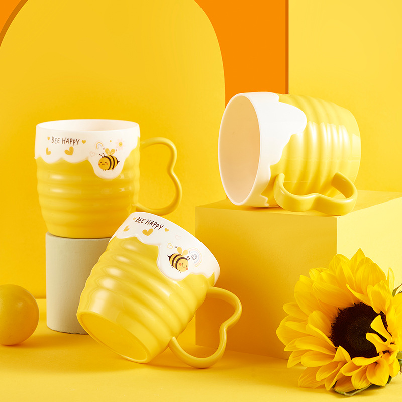 Baby Tooth Cup Children Washing Cup Simple Plastic Cup Household Creative Cartoon Bee Cup Cup 0652