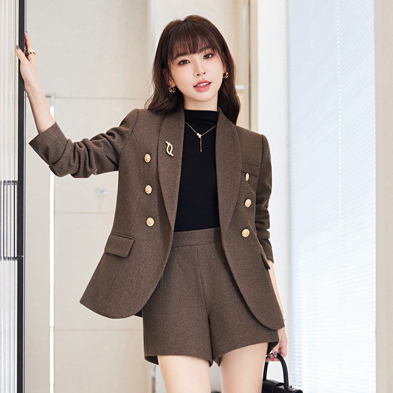 西装外套女冬春高端职业上衣洋气时尚休闲加厚毛呢小西服短裤套装