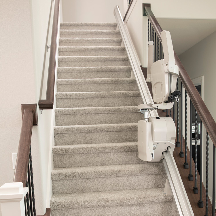 新布鲁诺直线座椅电梯楼道式楼梯老人家用电梯爬楼椅上楼神器助行