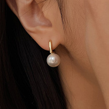 日常简约基础款珍珠耳钉2024年新款潮精致小巧气质时髦耳环耳饰品