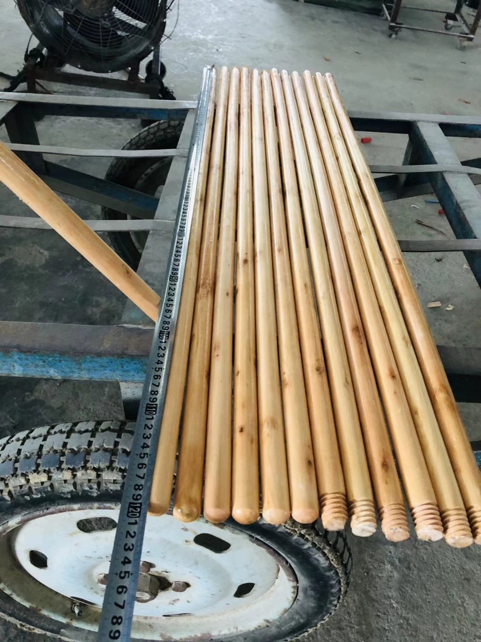 油漆2 5*120cm 扫把杆 拖把杆 马桶杆 桉木 厂家直销 批发