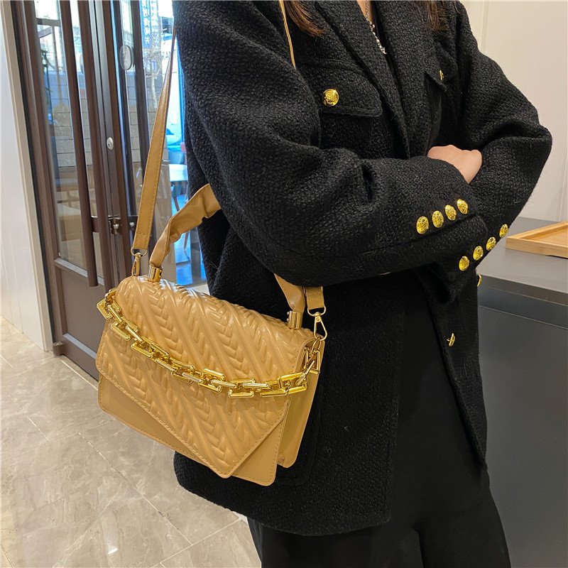 Women's Chain Handbag 2021 Autumn and Winter New Fashion Retro Embossing Diamond Small Bag Women's One Shoulder Messenger Bag