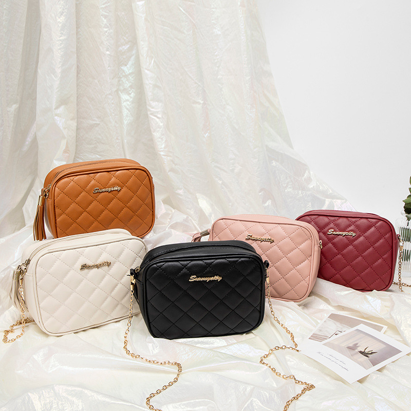 小包包女2024年新款欧美时尚甜美绣花包菱格简约单肩斜挎包一件代