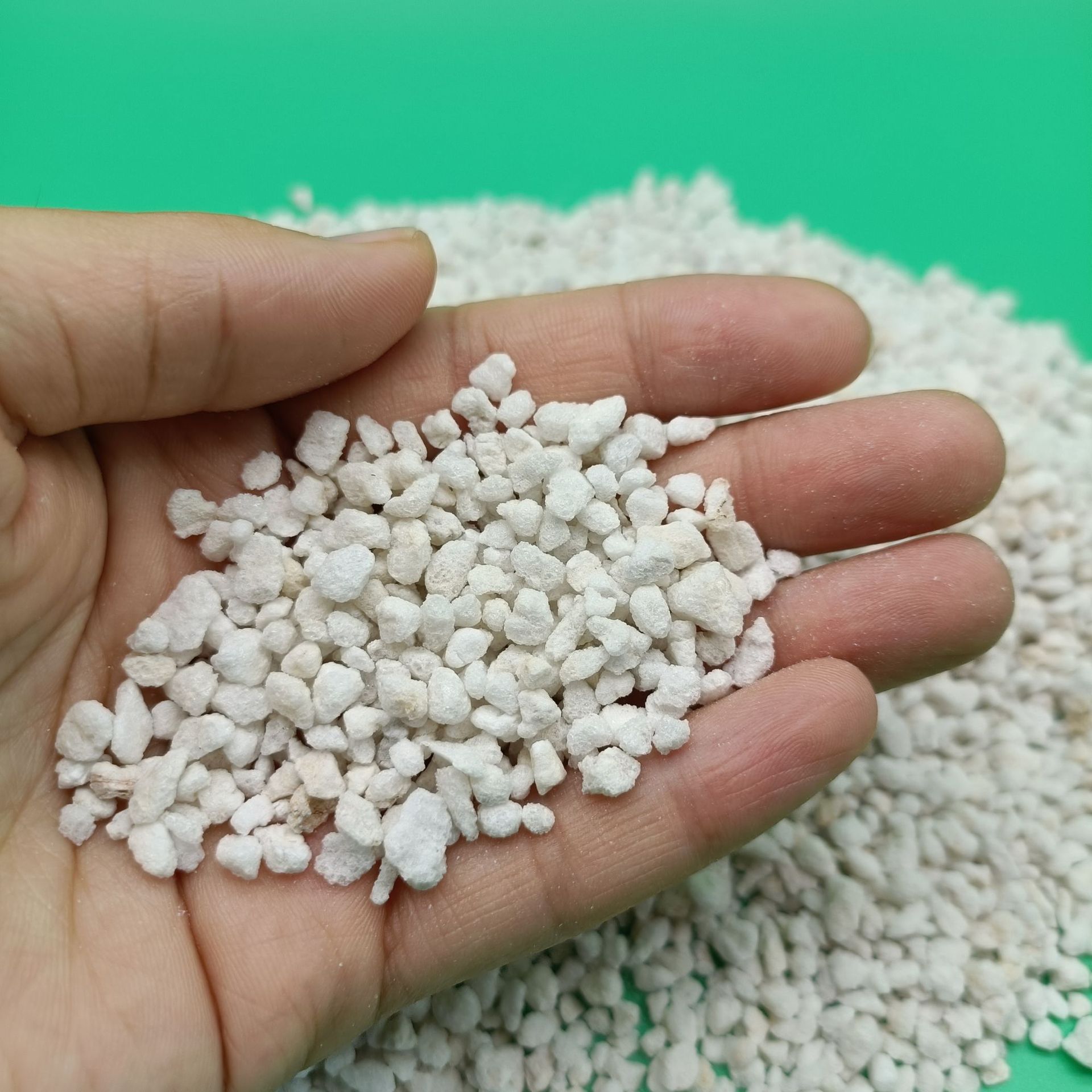 园艺珍珠岩大颗粒珍珠岩养花栽培基质透气隔热珍珠岩防火保温材料