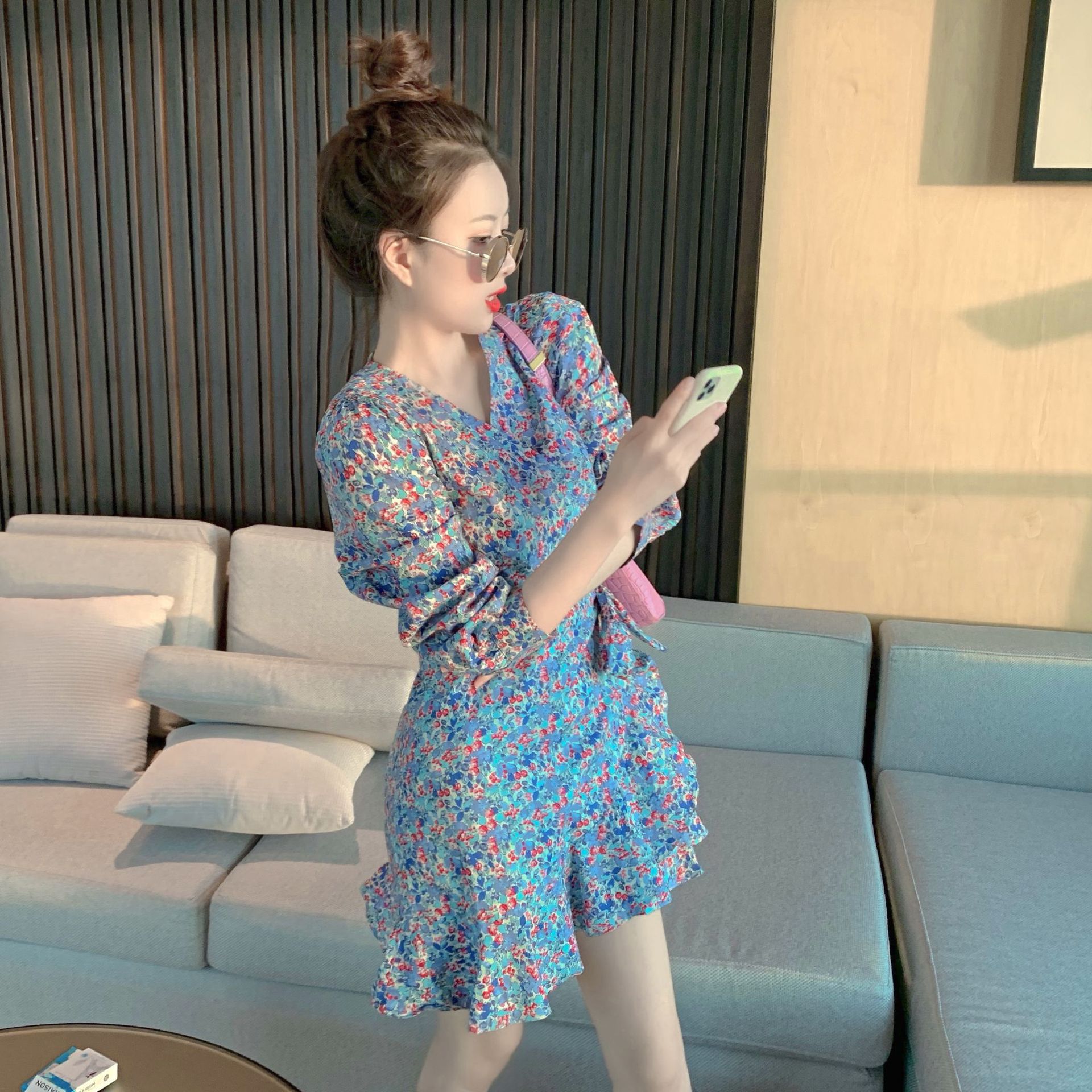 碎花v领连衣裙长袖2021春装新款韩版甜美小清新修身高腰a字短裙子