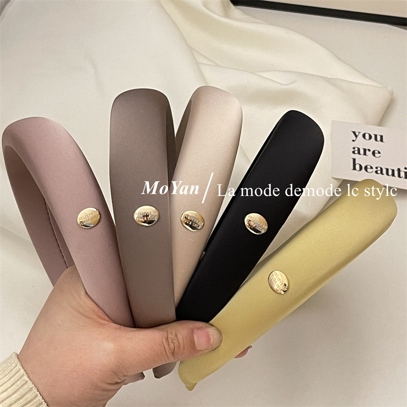 French Style Temperament High-Grade Gold Standard Satin Headband 2023 Internet Hot New High Skull Top Headband out Hair Pressing Hairpin