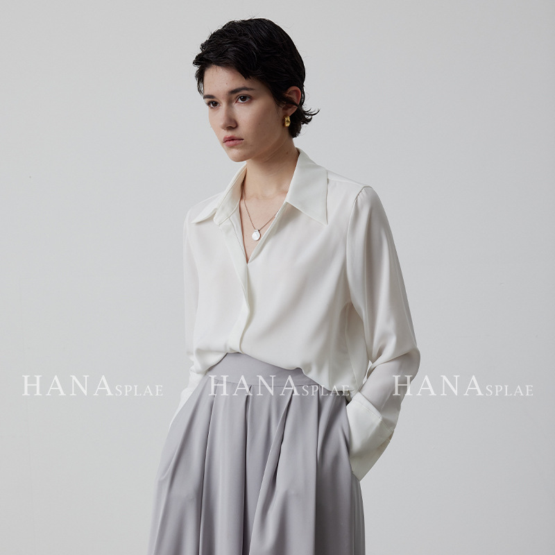 hanna 含那春夏v领上衣女设计感2024早春新款轻奢缎面衬衫 h16005