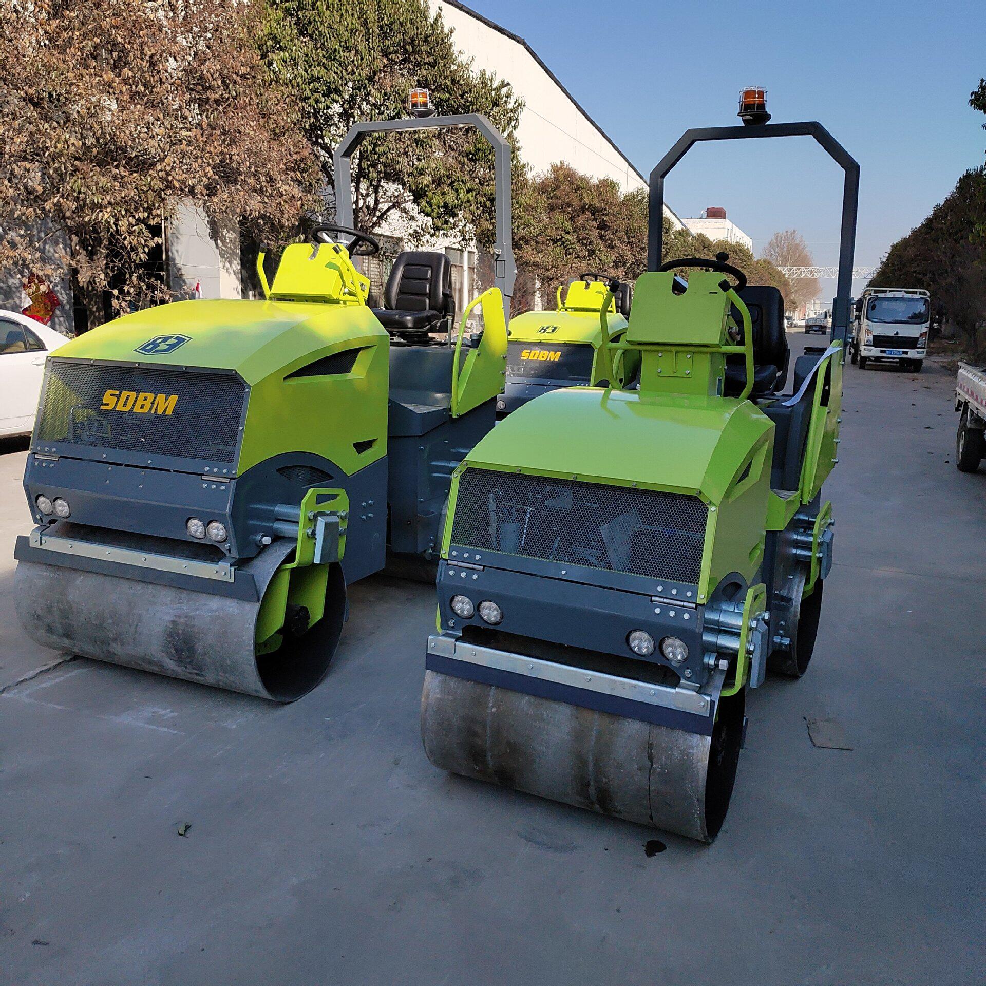 农村乡道路面压实整平用奔马bm2000 全液压小型座驾压路机